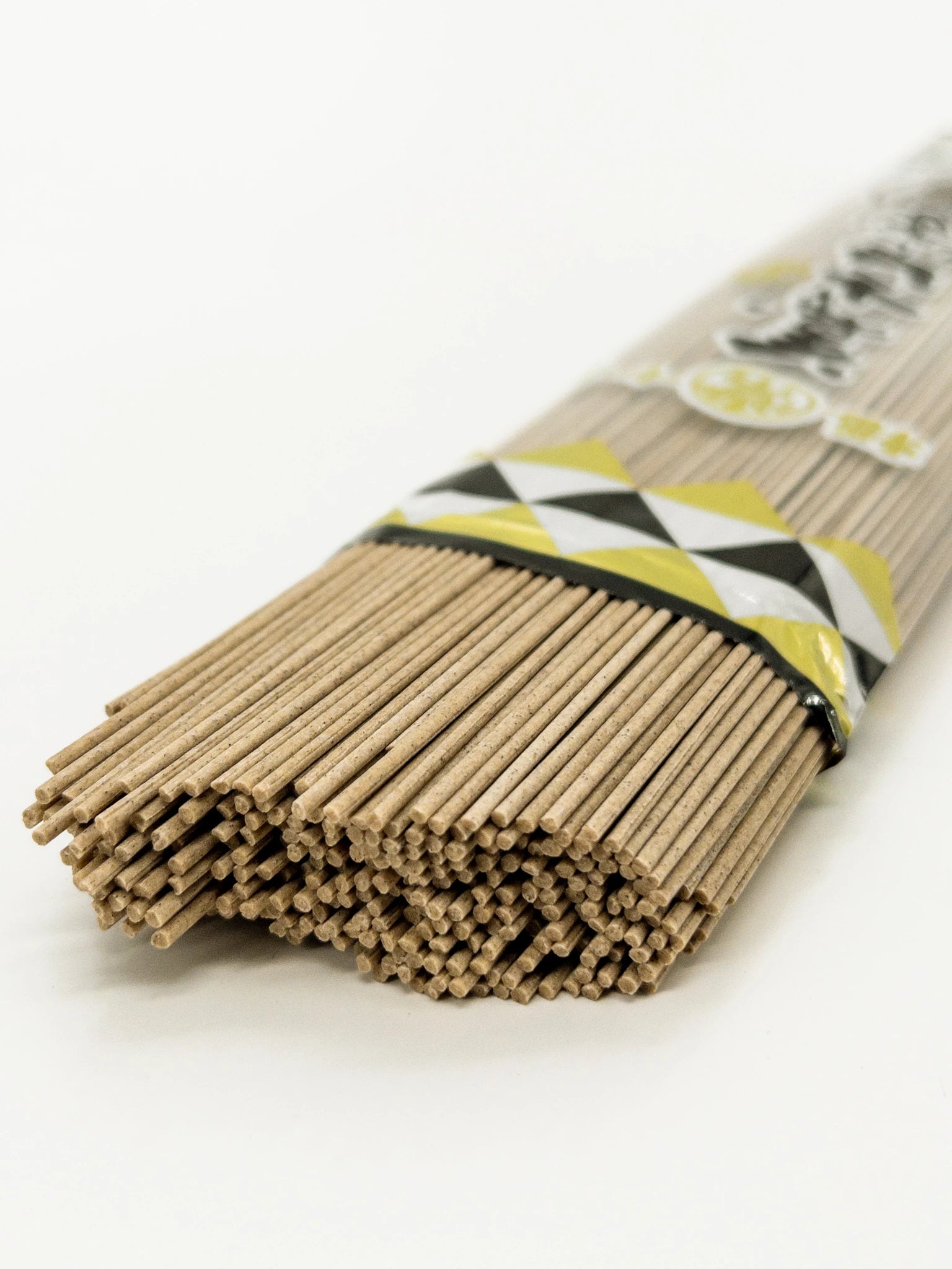 Nouilles soba au sarrasin Marutsune 250g – parfaites pour plats froids ou chauds de la cuisine japonaise.