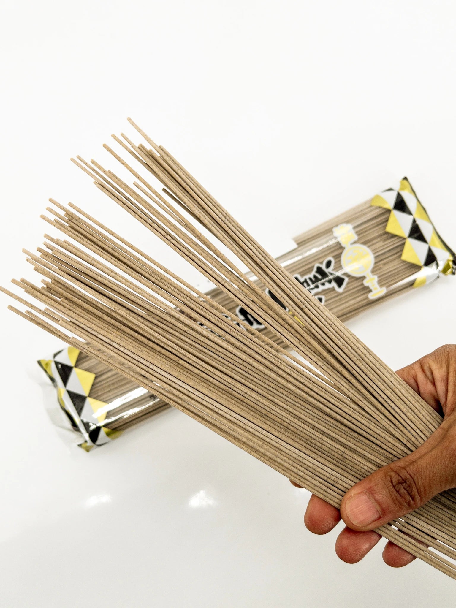 Nouilles soba au sarrasin Marutsune 250g – parfaites pour plats froids ou chauds de la cuisine japonaise.